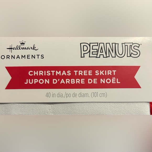 NWT Hallmark’s Peanuts Christmas Tree Skirt - Picture 5 of 6
